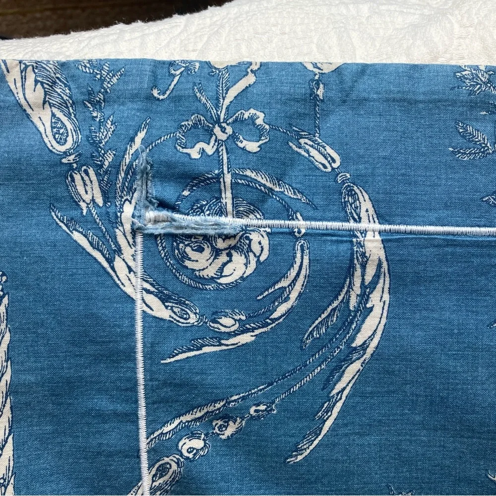 Vintage Yves Delorme King pillow shams - Picture 8 of 9